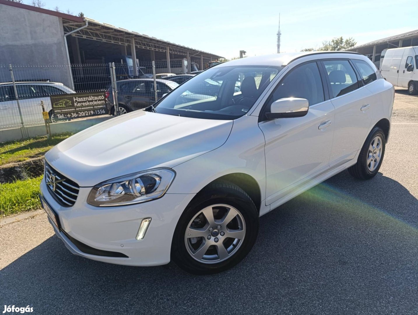 Volvo XC60 2.0 D [D3] Momentum Geartronic FWD 5...